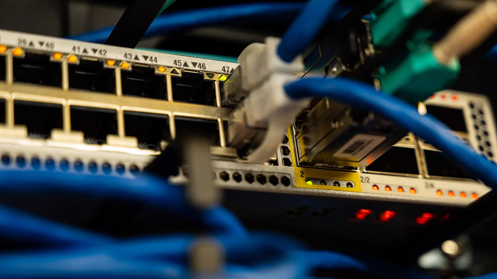 Structured network cabling and switch installation by Lynn-Tech